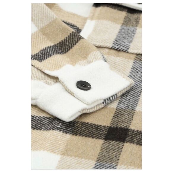 Green, Flannel, Plaid with Pockets Shacket - Picture 5 of 7